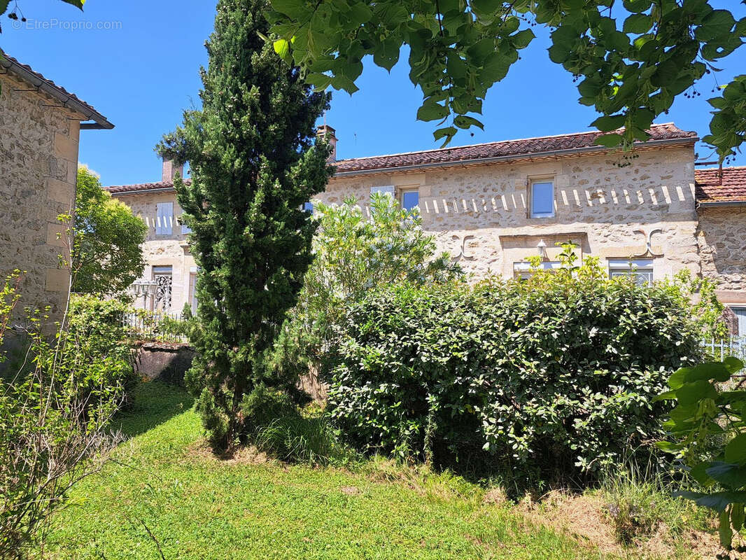 Maison à SAUVETERRE-DE-GUYENNE