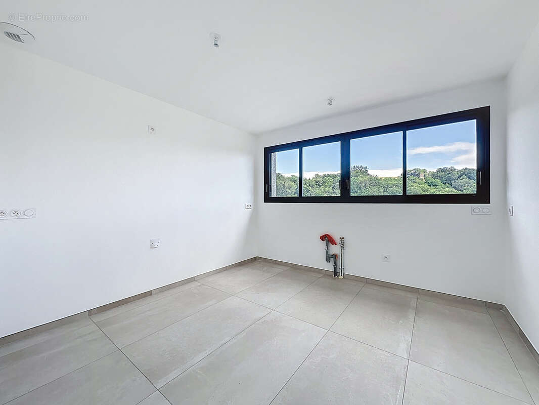 Maison à CREMPIGNY-BONNEGUETE