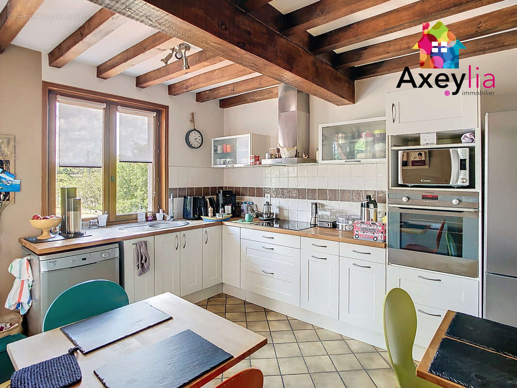 Maison à SAINT-ROMAIN-LA-MOTTE