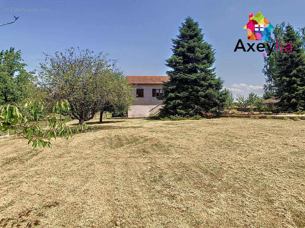 Maison à SAINT-ROMAIN-LA-MOTTE