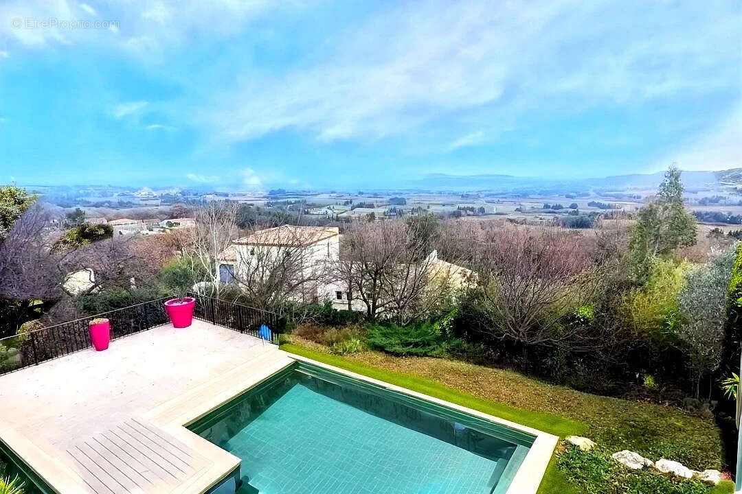 Maison à ROCHEFORT-DU-GARD