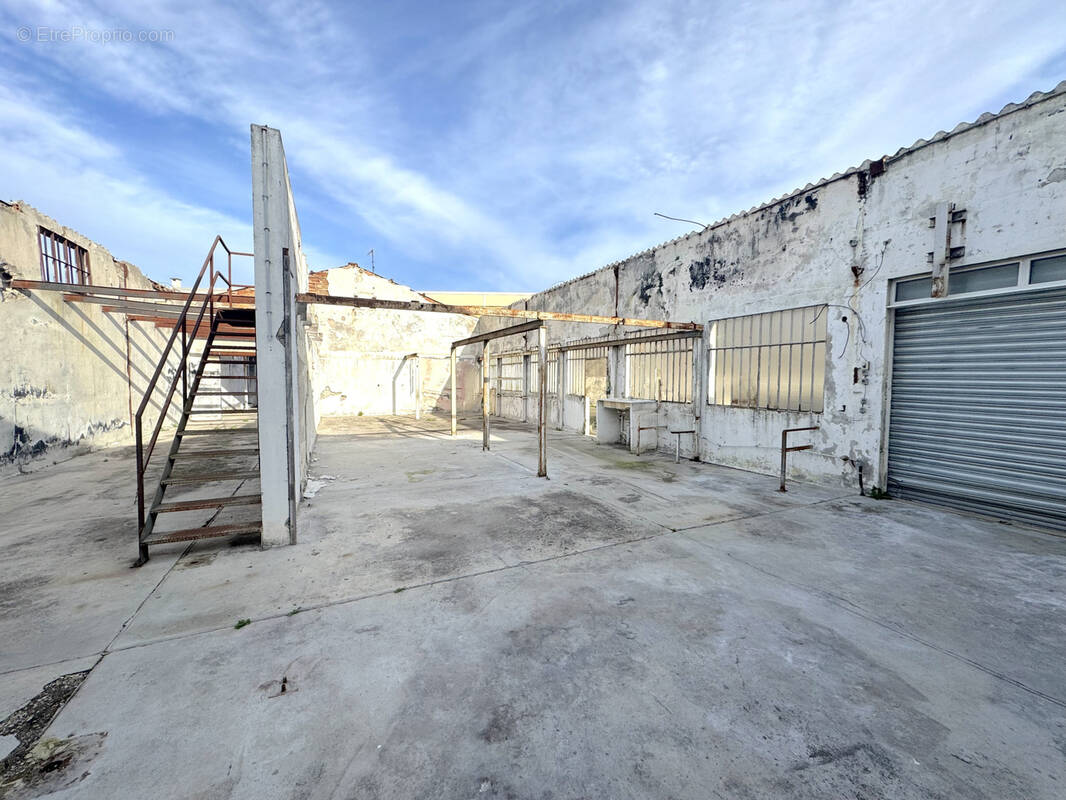 Commerce à LE PONTET