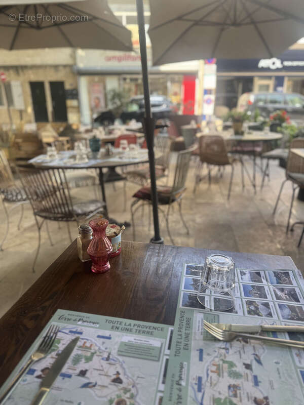 Commerce à CHATEAURENARD