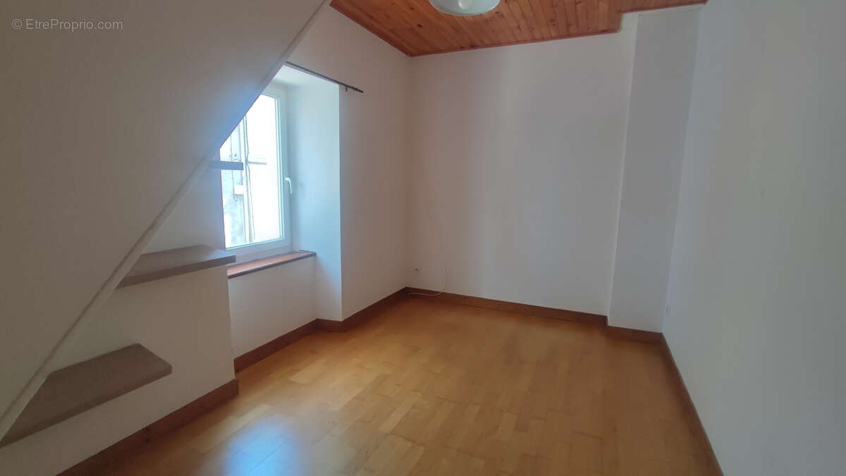 Maison à VERNOUX-EN-VIVARAIS