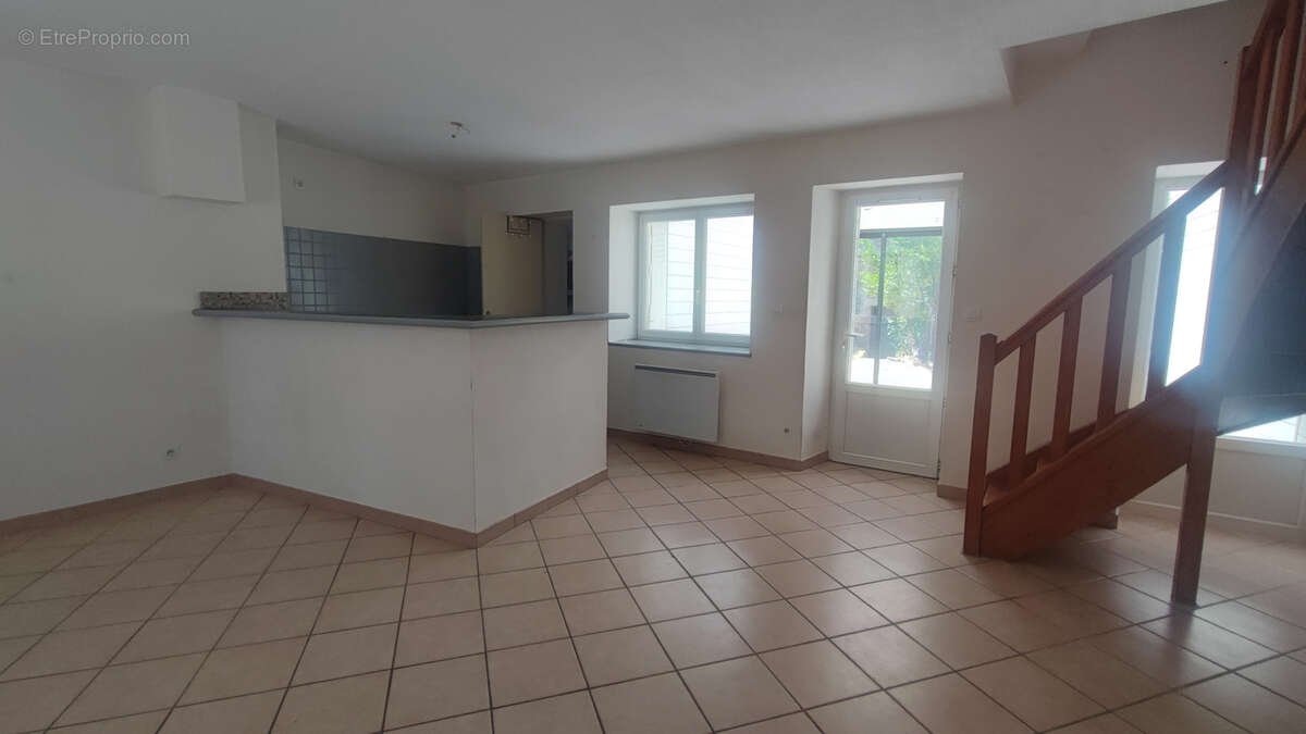 Maison à VERNOUX-EN-VIVARAIS