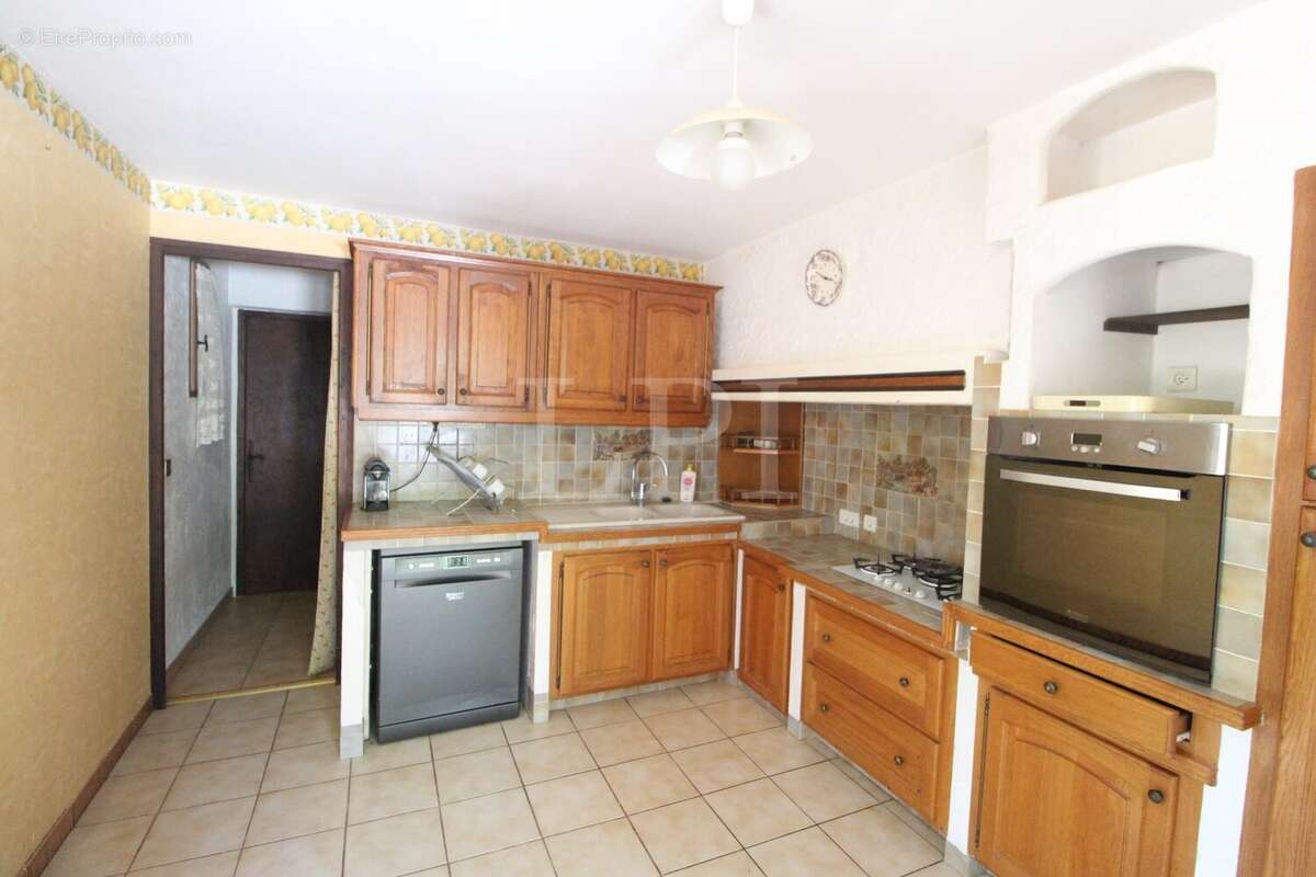 Maison à SAINT-SATURNIN-LES-APT