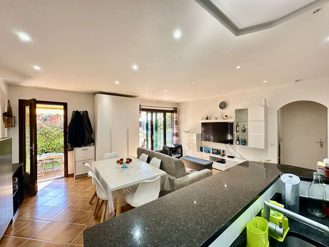 Appartement à ROQUEBRUNE-CAP-MARTIN