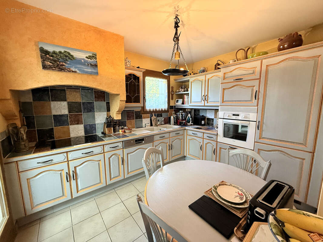 Maison à CHALLES-LES-EAUX