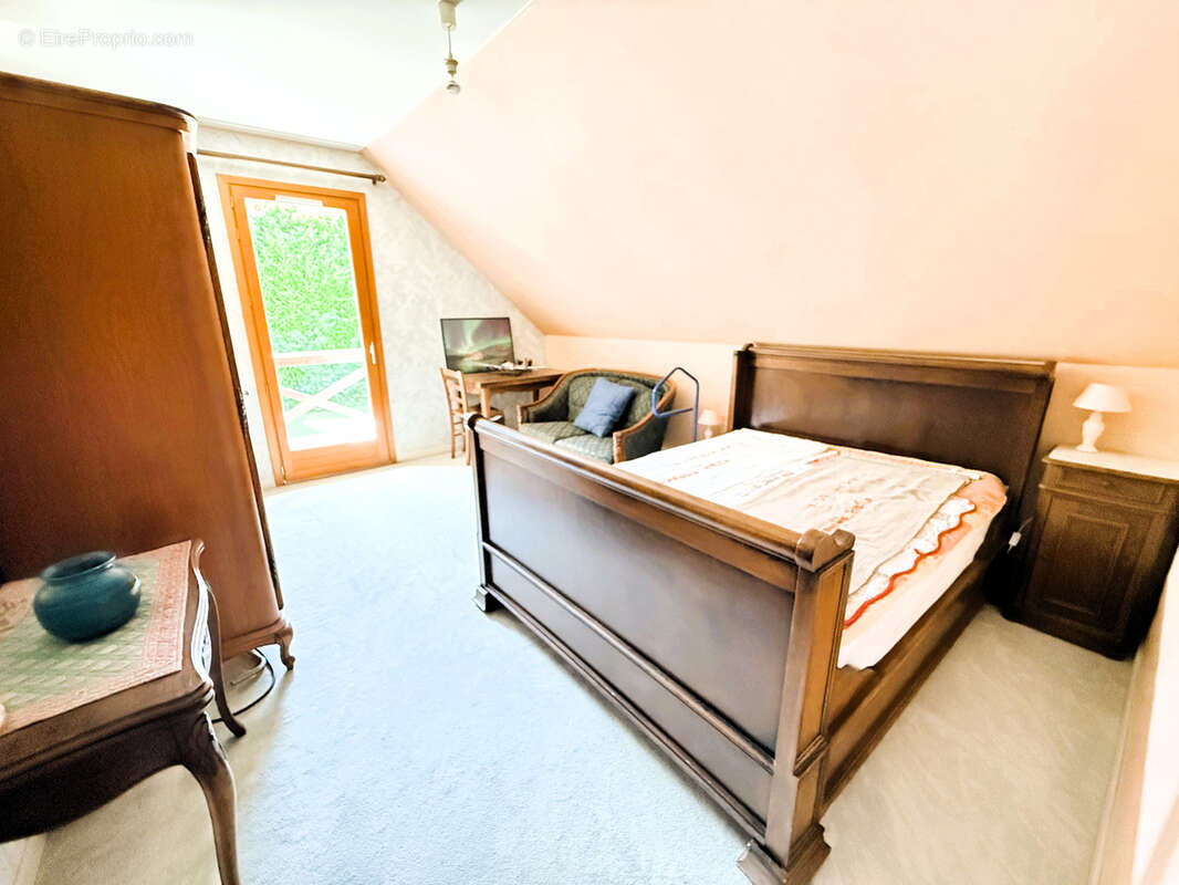 Maison à CHALLES-LES-EAUX