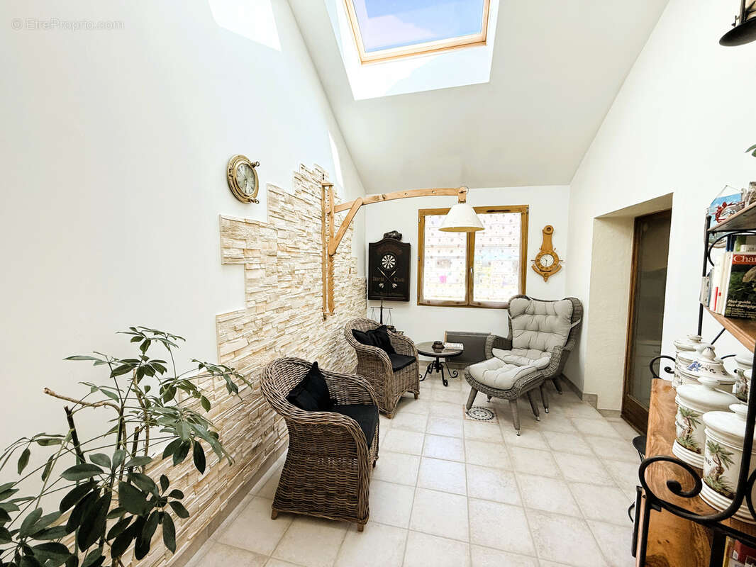 Maison à CHALLES-LES-EAUX