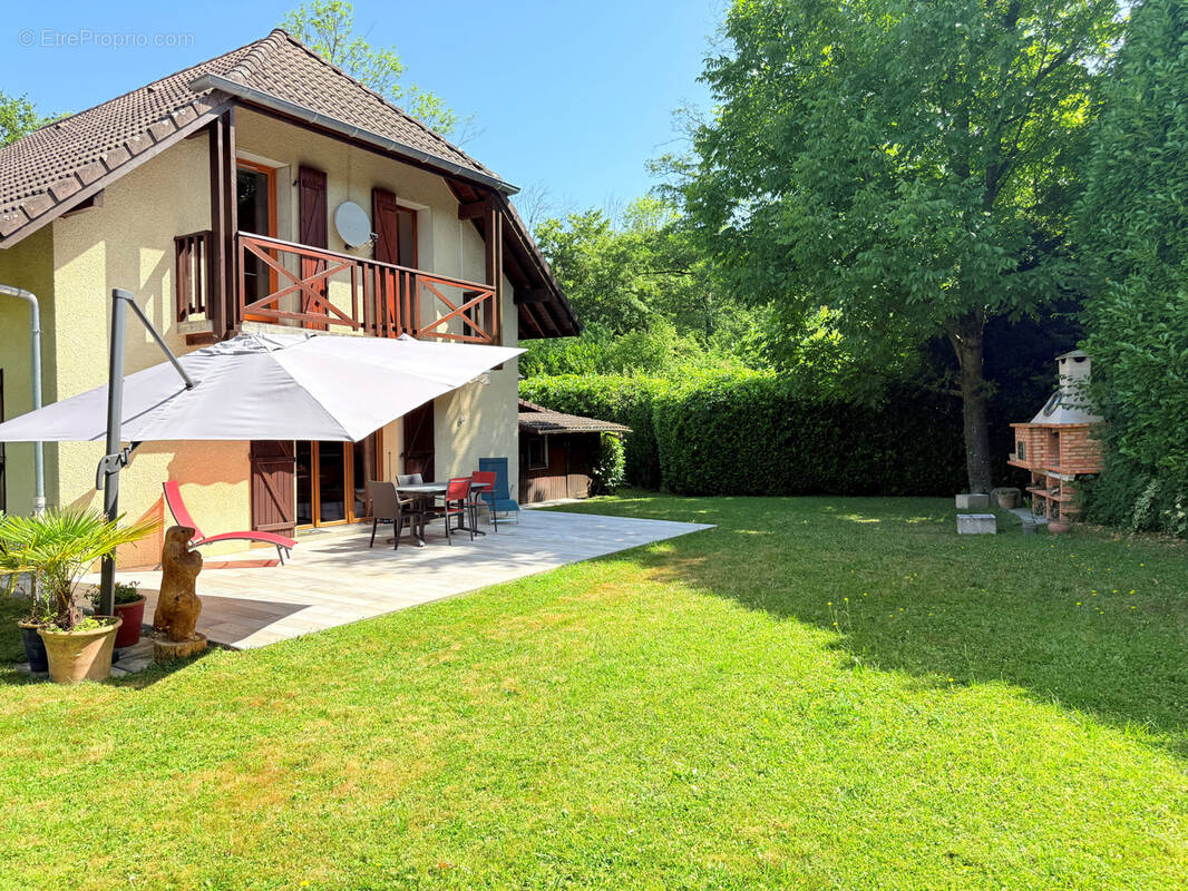 Maison à CHALLES-LES-EAUX