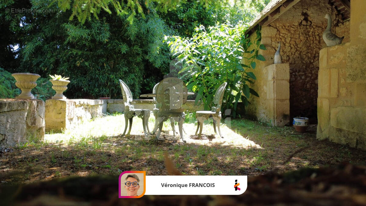 Maison à LIORAC-SUR-LOUYRE