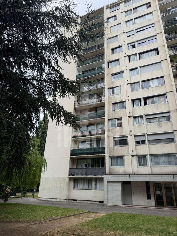 Appartement à LE BLANC-MESNIL