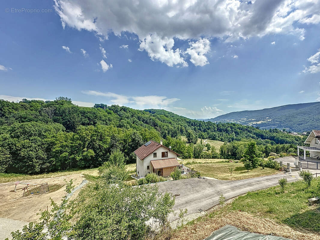Maison à CREMPIGNY-BONNEGUETE