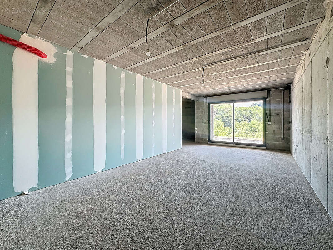 Maison à CREMPIGNY-BONNEGUETE