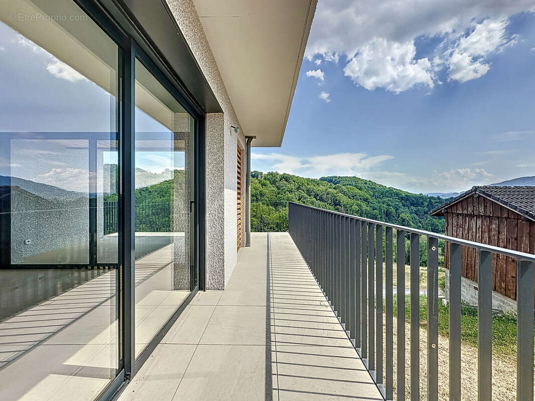 Maison à CREMPIGNY-BONNEGUETE