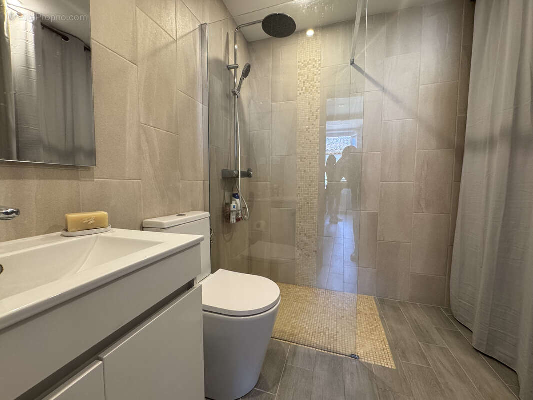 Appartement à LE MUY