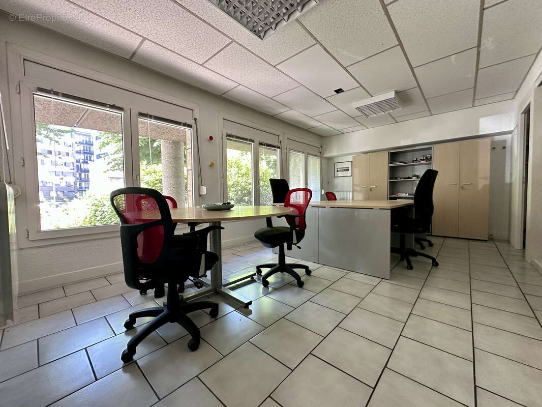 Autre à CLERMONT-FERRAND