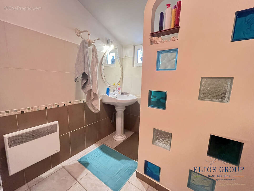 Maison à NANS-LES-PINS