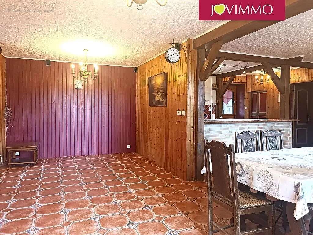 Maison à AINAY-LE-CHATEAU