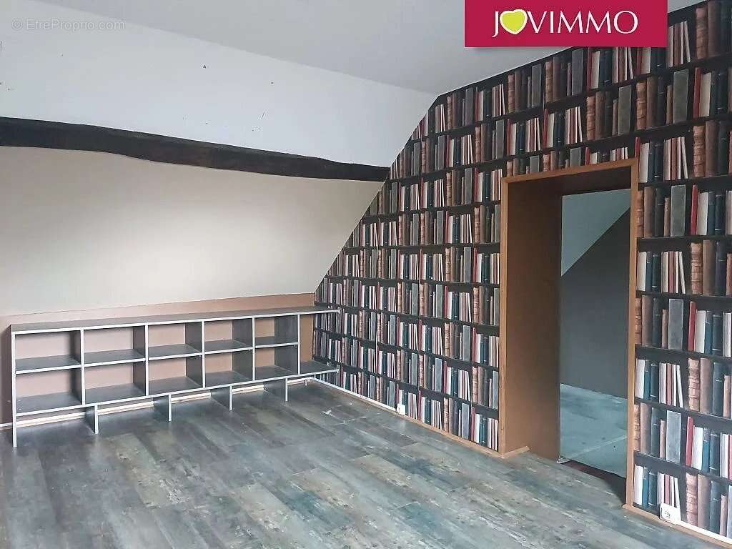 Maison à AINAY-LE-CHATEAU