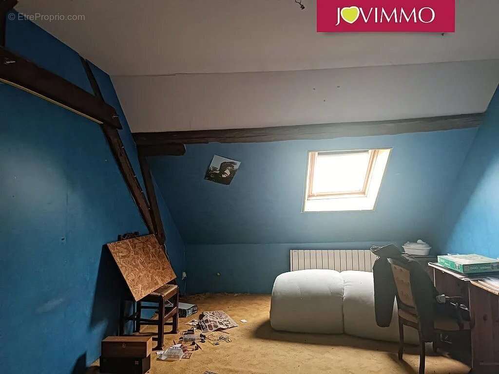 Maison à AINAY-LE-CHATEAU