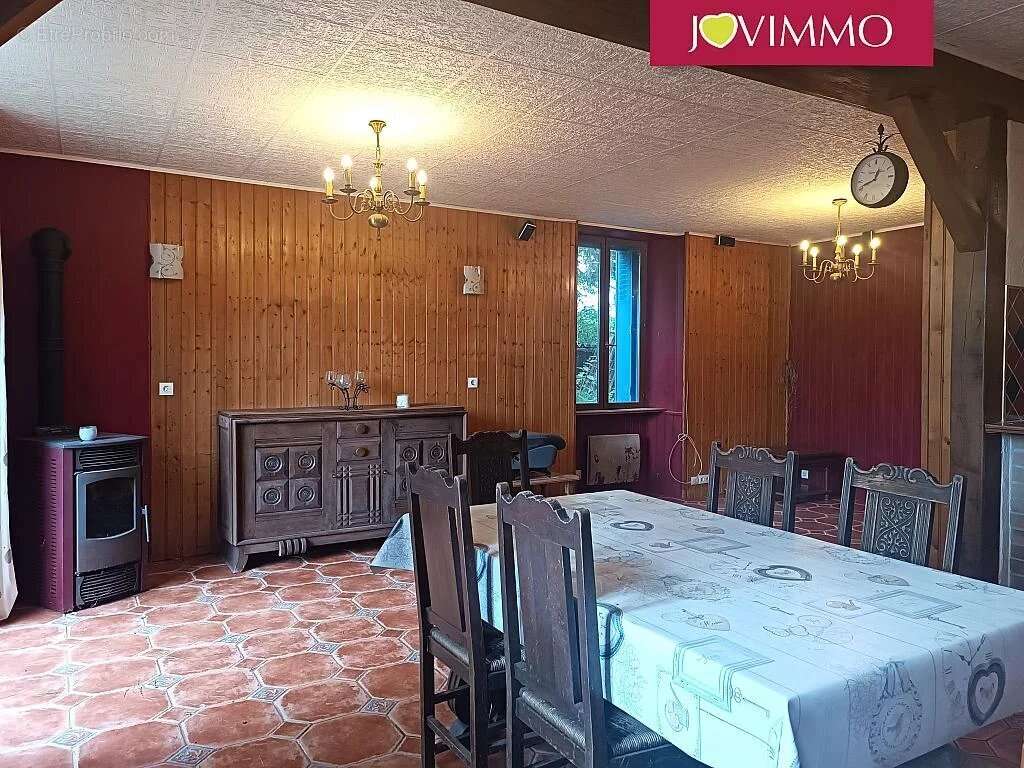 Maison à AINAY-LE-CHATEAU