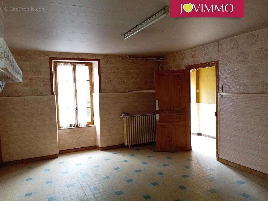 Maison à SAINT-GEORGES-DE-MONS