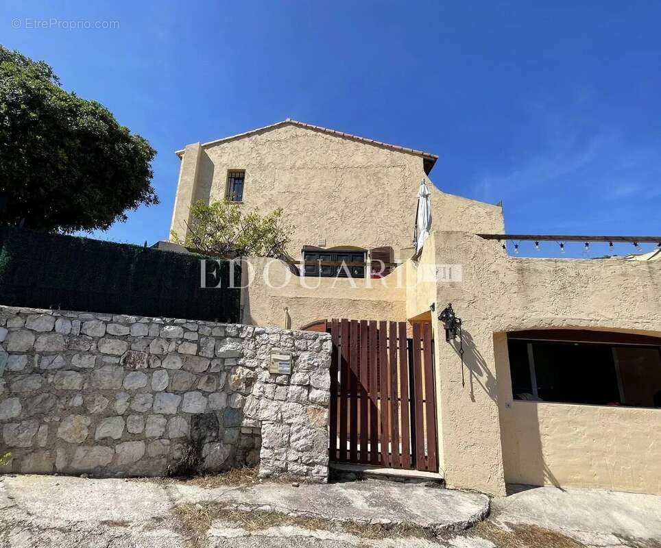 Appartement à MENTON