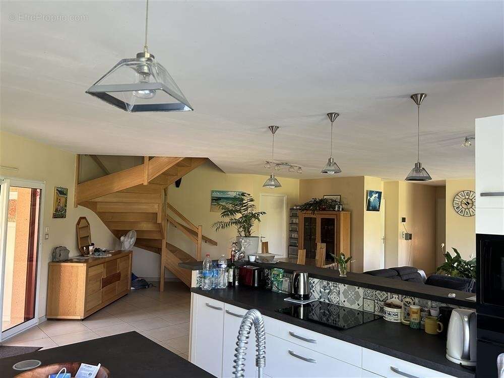 Maison à MESLAY-DU-MAINE