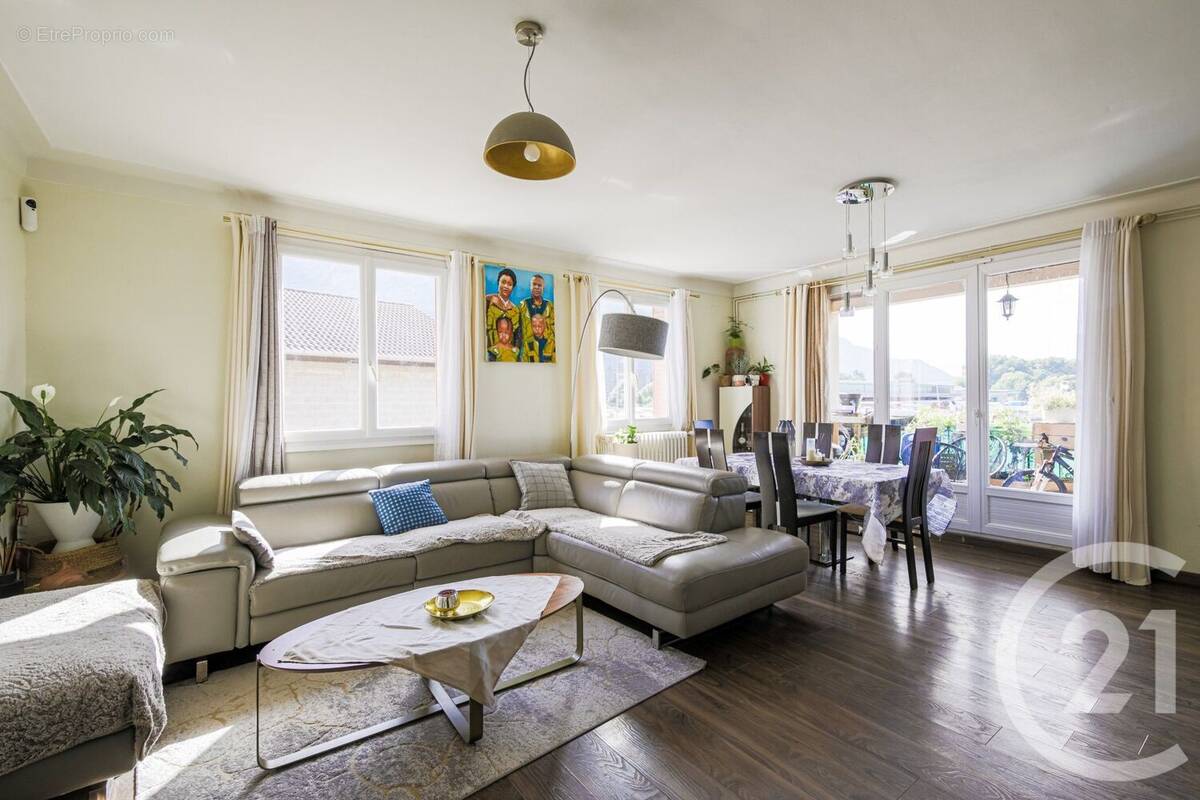 Appartement à SAINT-EGREVE