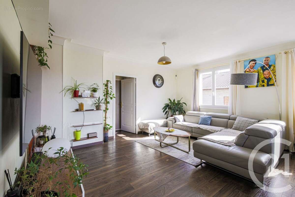 Appartement à SAINT-EGREVE