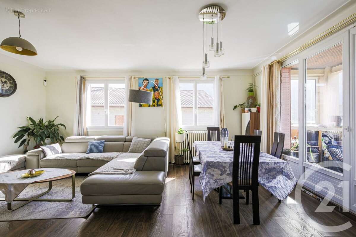 Appartement à SAINT-EGREVE