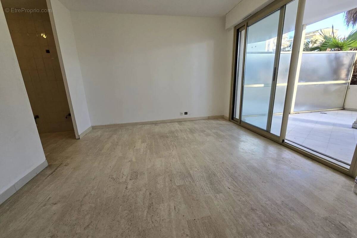 Appartement à LE CANNET