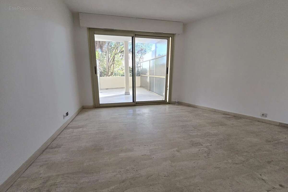 Appartement à LE CANNET