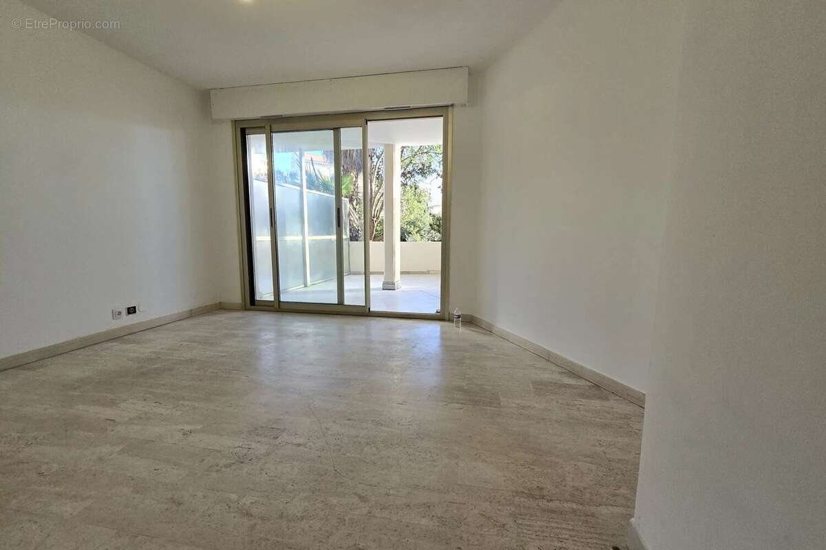 Appartement à LE CANNET