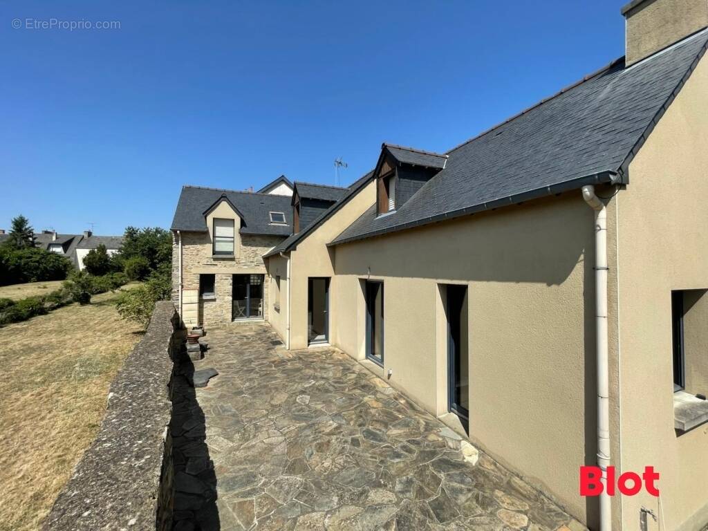 Maison à BAIN-DE-BRETAGNE