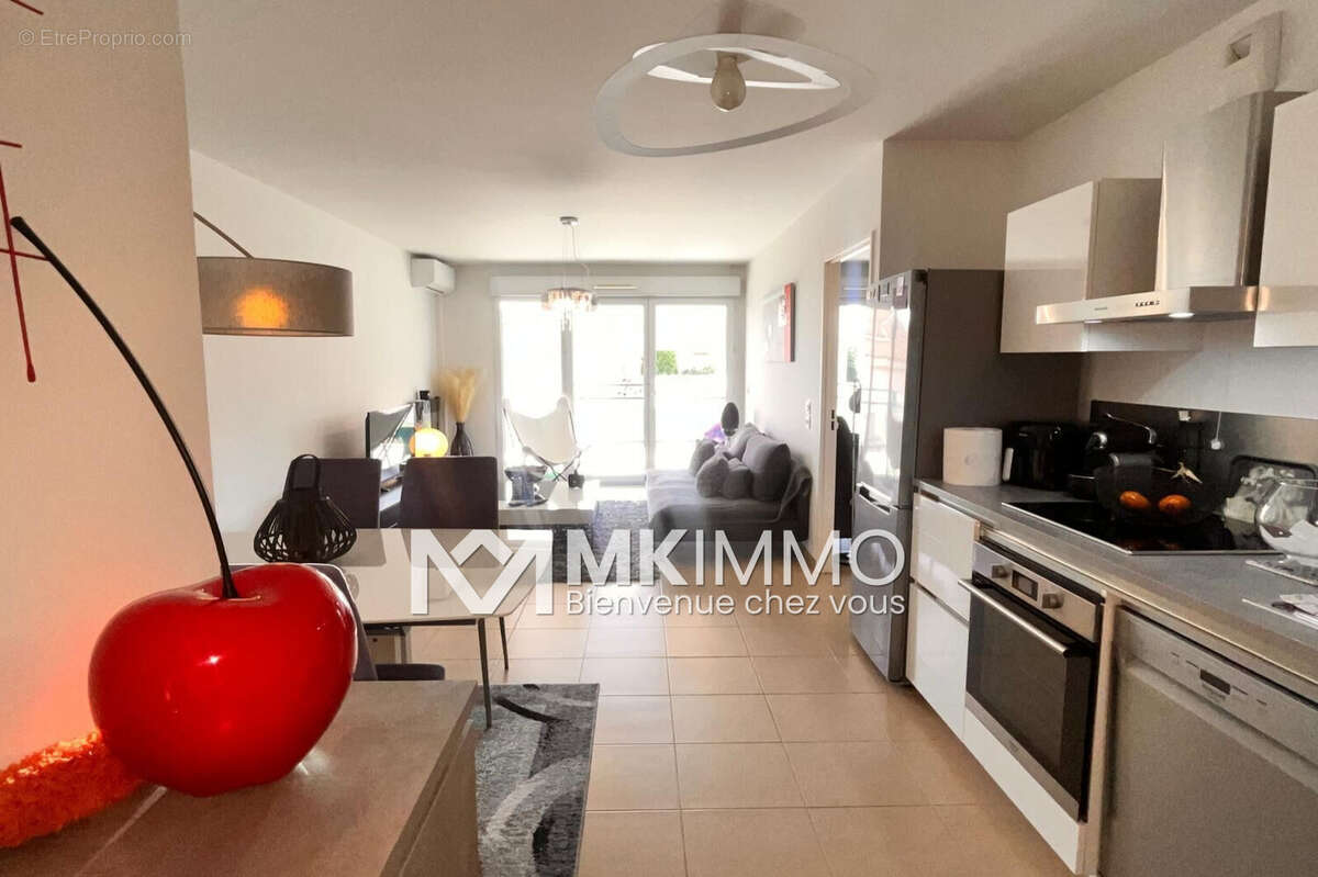 Appartement à SAINT-LAURENT-DU-VAR