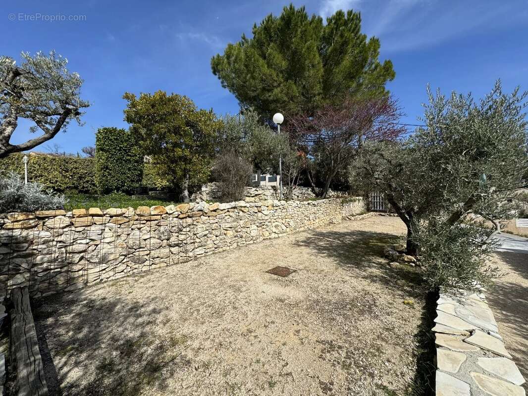 Terrain à SAINT-SAVOURNIN