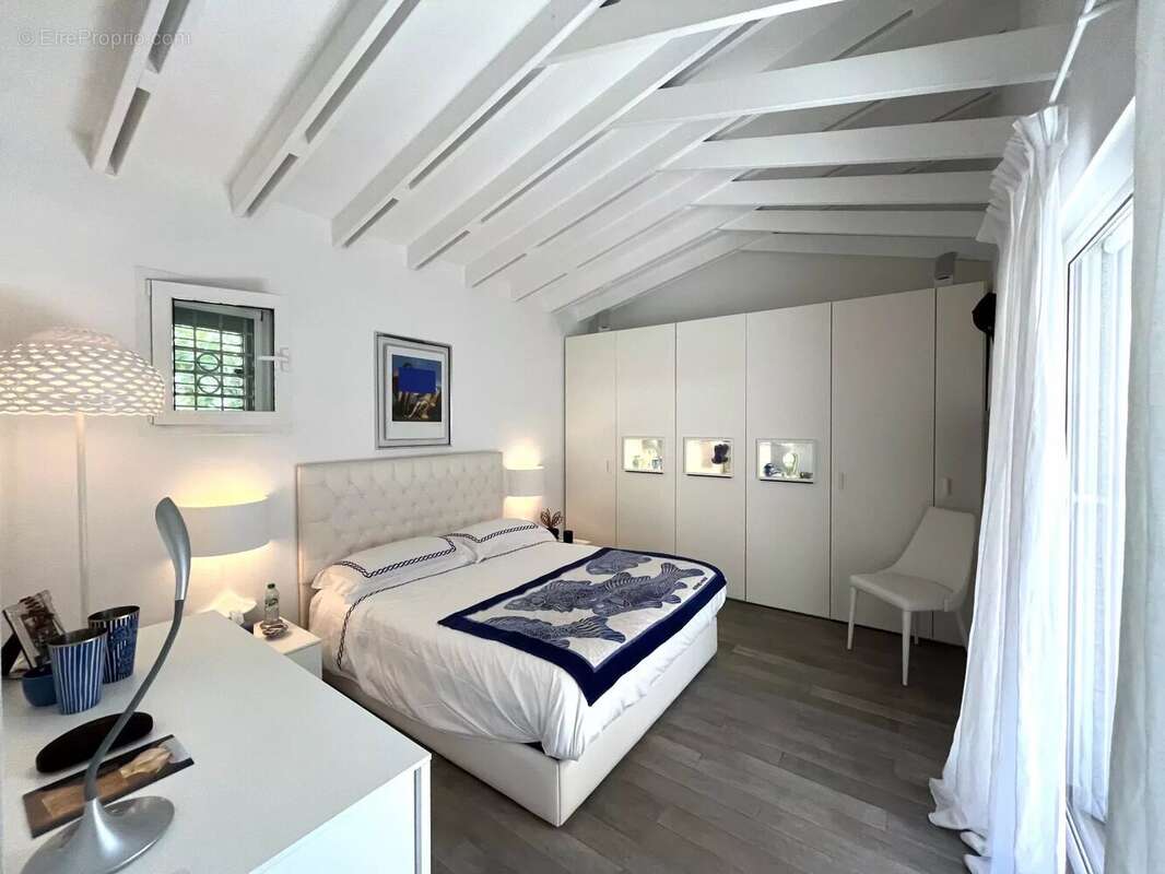 Appartement à EZE