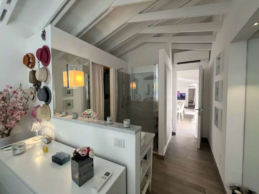 Appartement à EZE