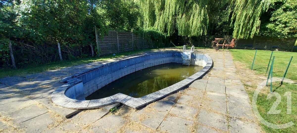 Maison à MENETREUIL