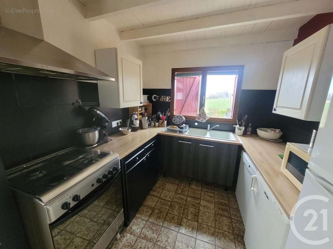 Maison à MENETREUIL