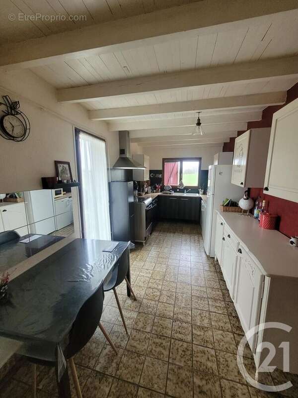 Maison à MENETREUIL