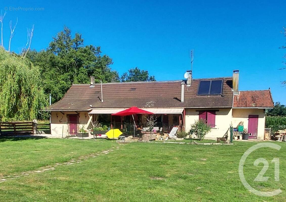 Maison à MENETREUIL