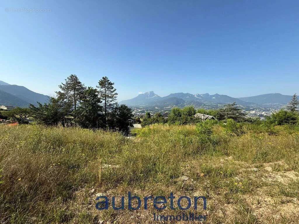 Terrain à SAINT-ALBAN-LEYSSE