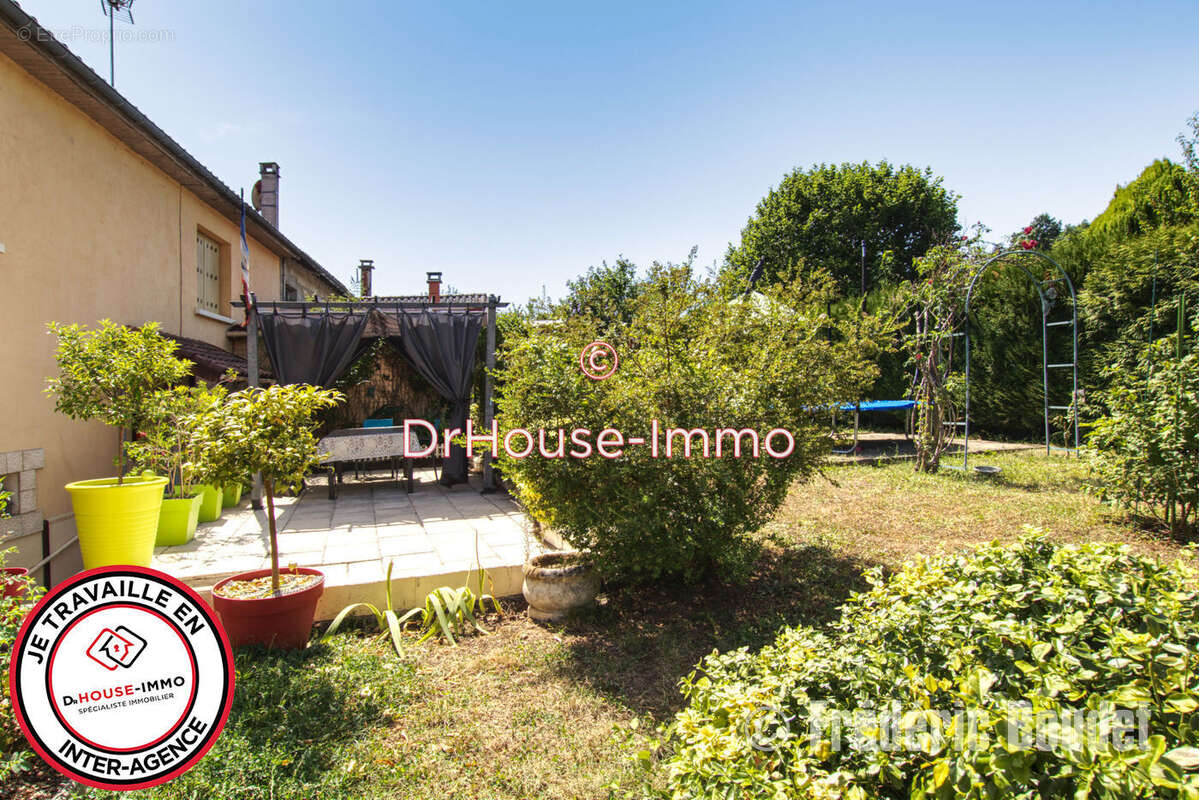 Maison à BOURDEILLES