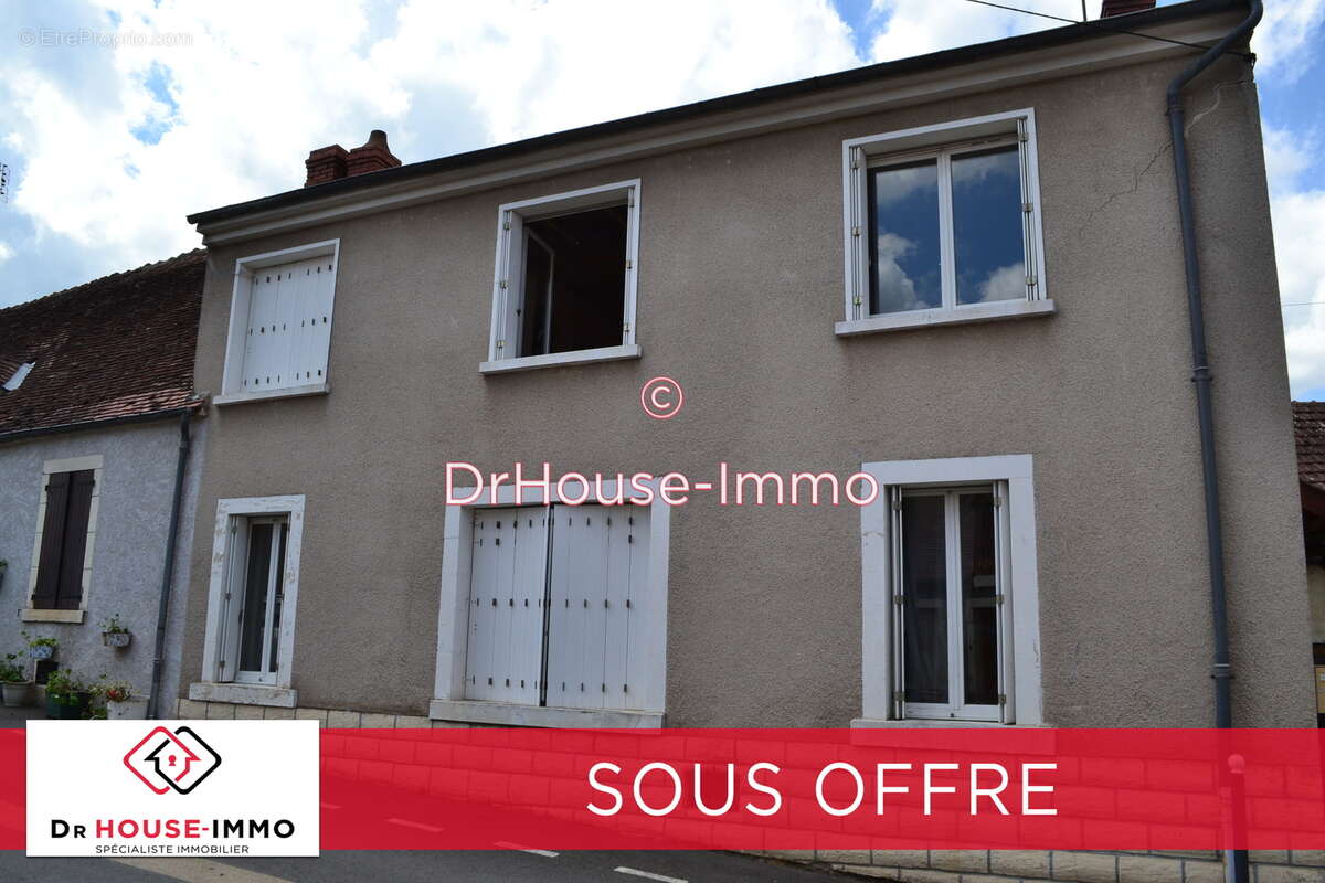 Maison à DUN-SUR-AURON