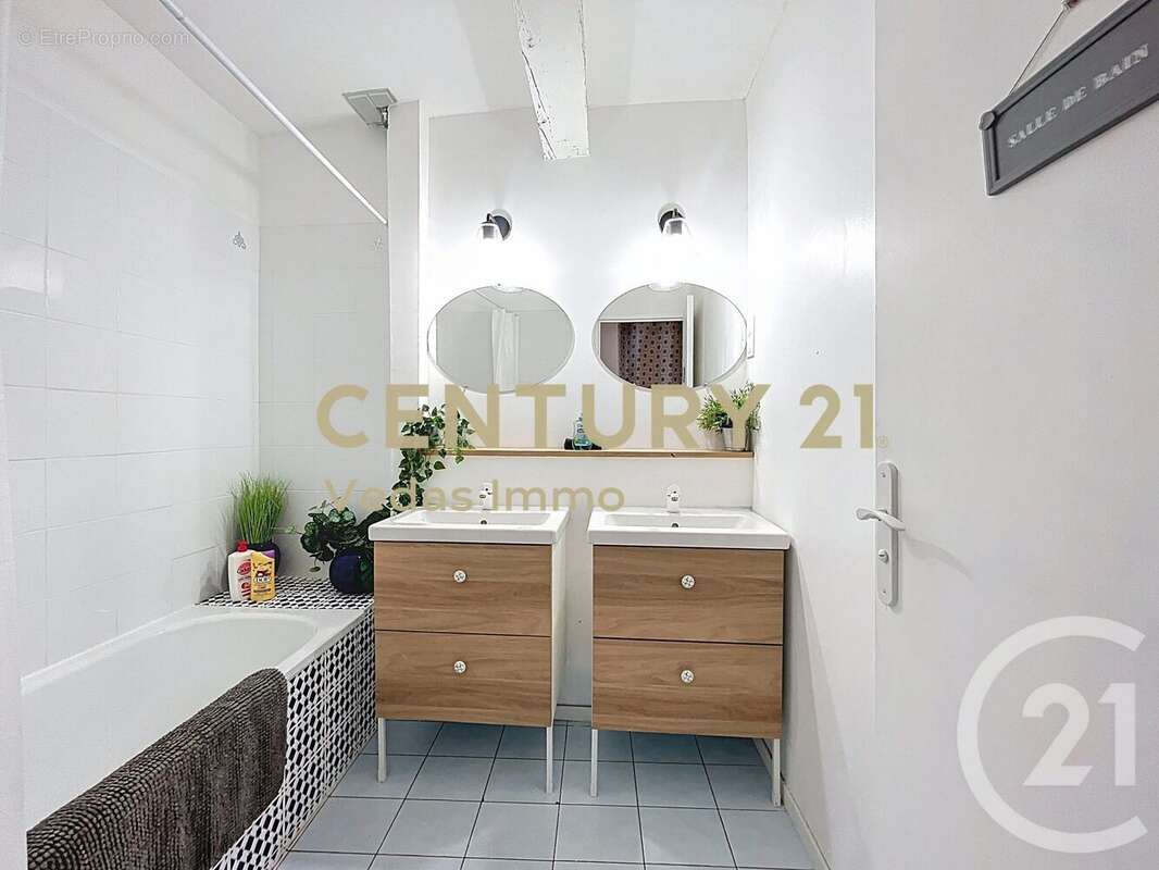 Maison à SAINT-JEAN-DE-VEDAS