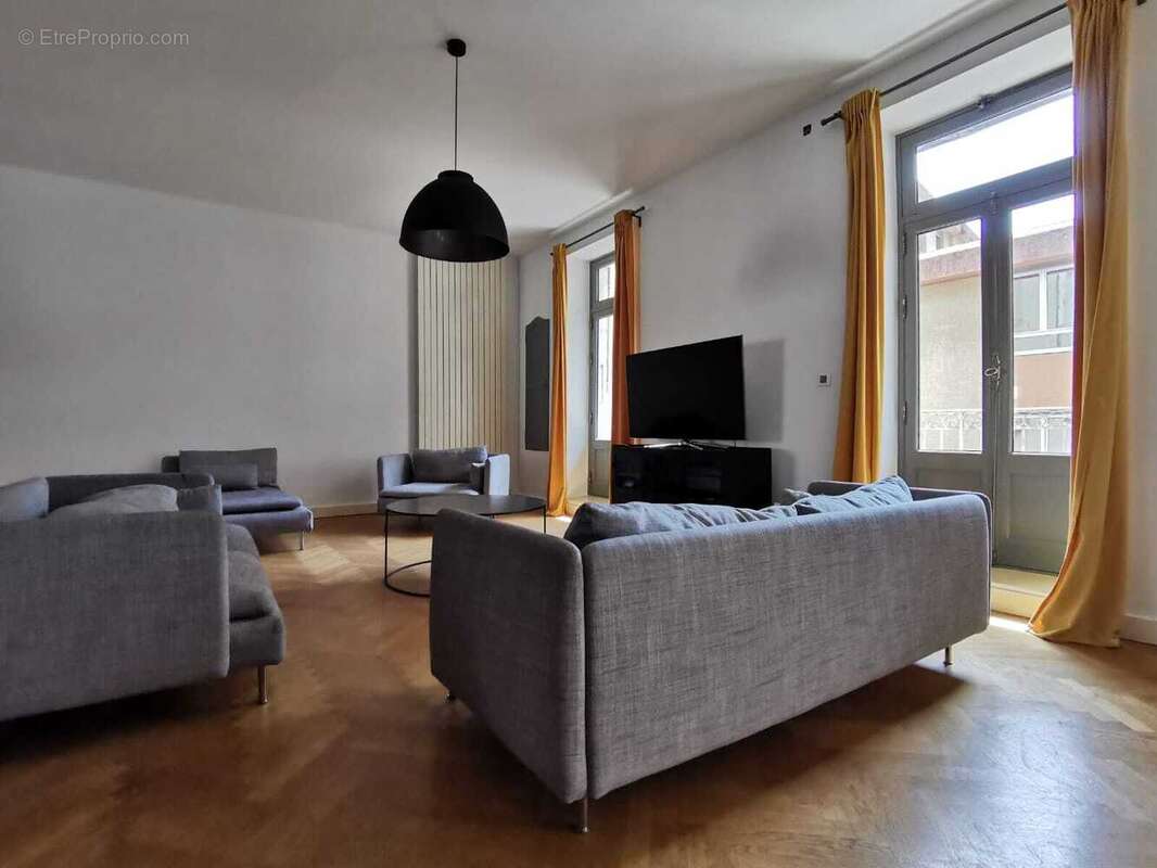   - Appartement à AUBENAS